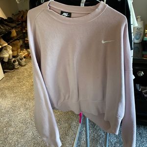 Women’s Nike crop top athletic sweatshirt | size medium